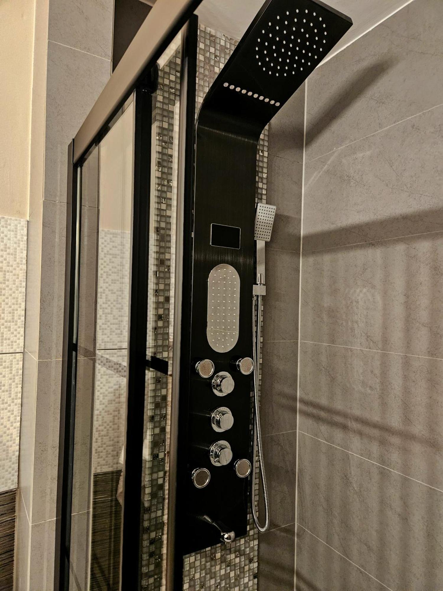 Sara -Mikolajska - Rynek - Netflix Hydromassage Apartment Krakow Exterior photo